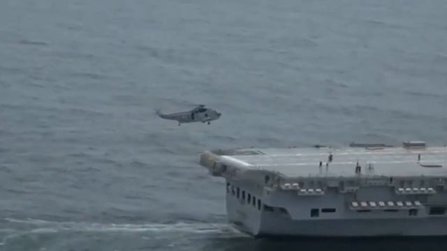 NEW FOOTAGE OF AIRCRAFT LANDING ON IAC-1 VIKRANT |Latest Update On Sea Trails смотреть онлайн