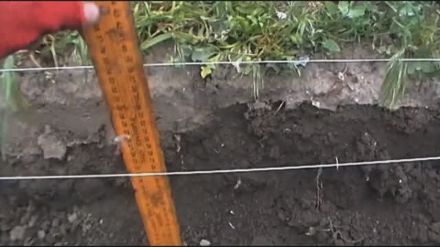 Как выровнять участок с уклоном по уровню и по плоскости самому смотреть онлайн