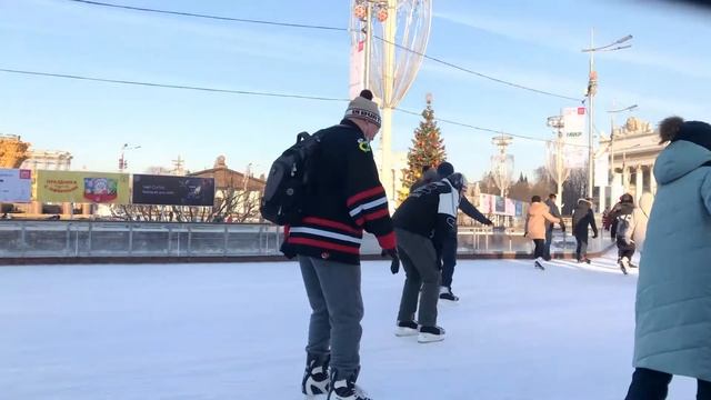 Ленивчик Сеня на катке ВДНХ смотреть онлайн