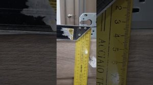 Отверстия в полотне под ручку и завертку.