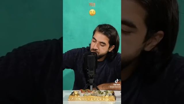 ASMR Эльман пробует суши Yoji 🍣 смотреть онлайн