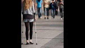 Привлекательные девушки на костылях- Sexy girls on crutches