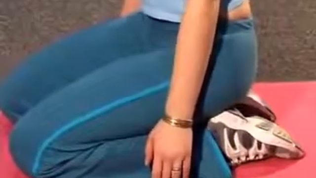 Упражнения при боли в спине и коленях. смотреть онлайн