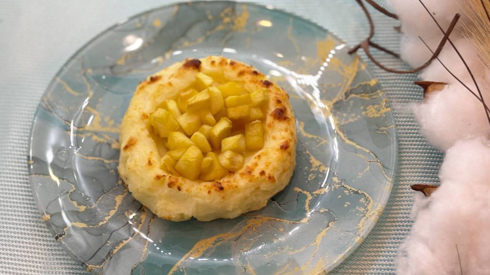 Детская ватрушка с яблоками для детей от 1 года, без специй и приправ