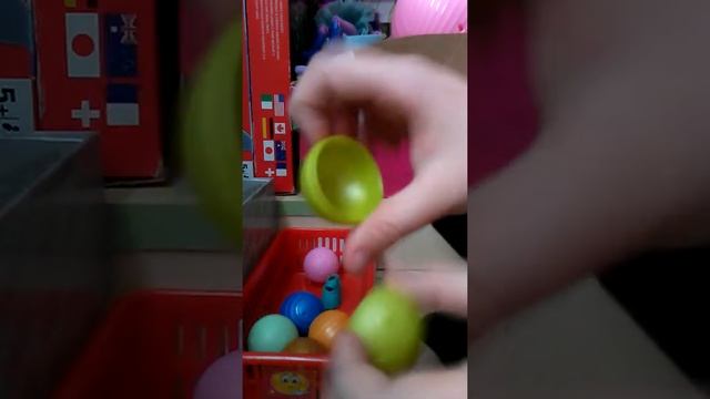 Маленькие шары лол смотреть онлайн