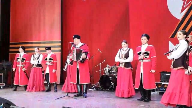 Выступление КАЗАЧЬЕГО ХОРА Петра Матрёничева смотреть онлайн