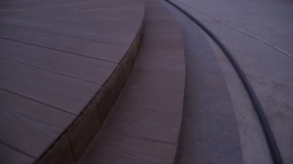 Зона вокруг бассейна из террасной доски ДПК