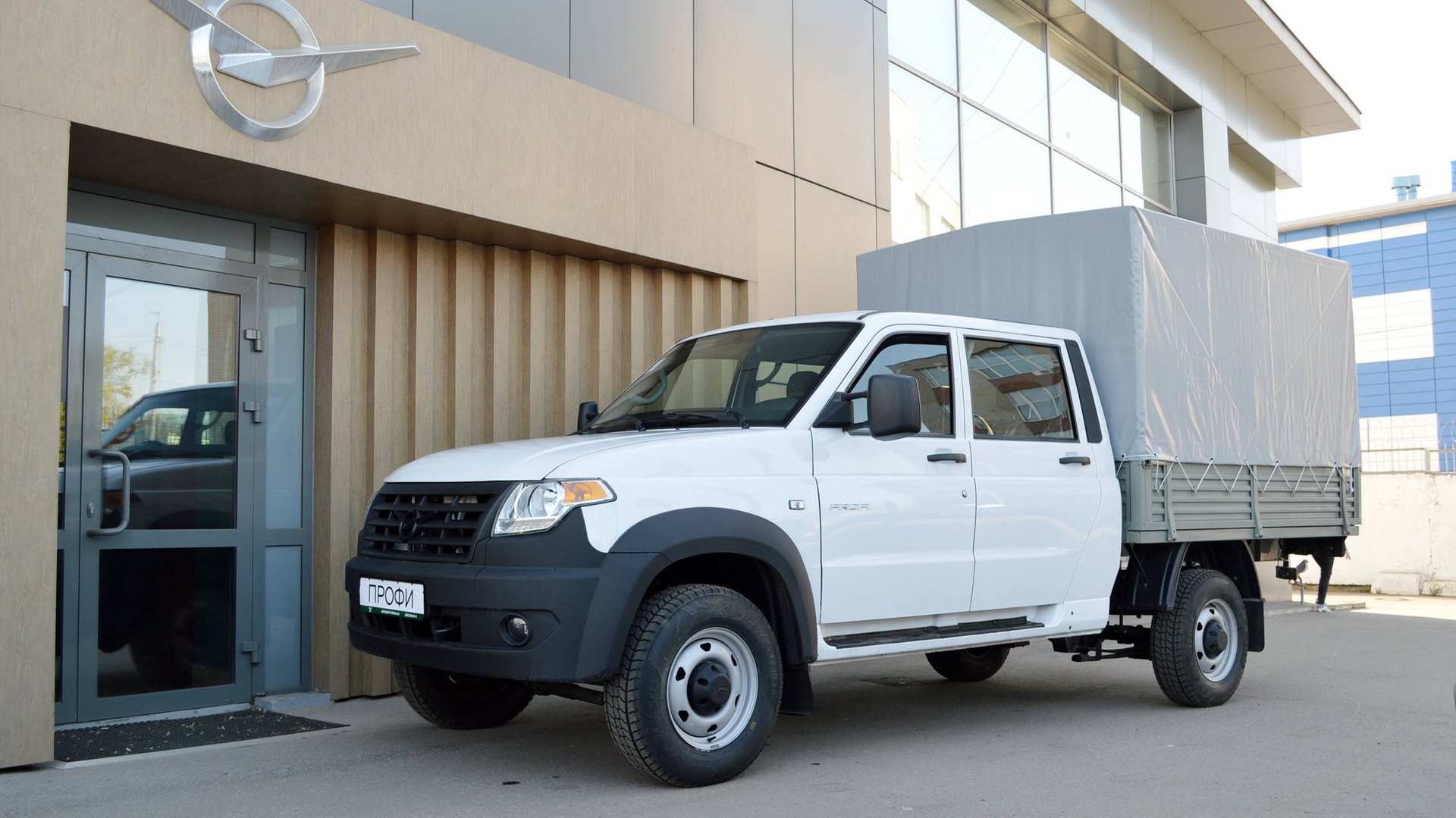 Борт/тент УАЗ Профи с двухрядной кабиной! Забирайте в Автоцентре Злата 4х4!