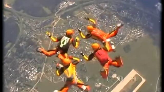 Девчата в воздухе!