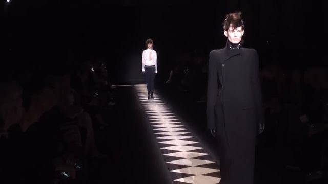 Haider Ackermann | Fall Winter 2015/2016 Full Edited Show | Exclusive смотреть онлайн