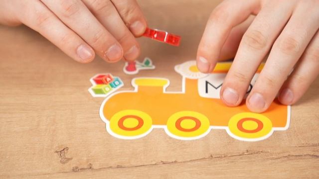 Обучающий набор с прищепками «Мой, моя, моё, мои» смотреть онлайн
