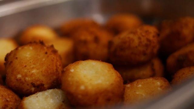 Приготовление пончиков на торговой точке