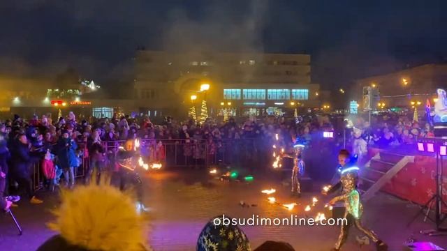 Зажжение главной елки города. Зажгли по - настоящему. смотреть онлайн