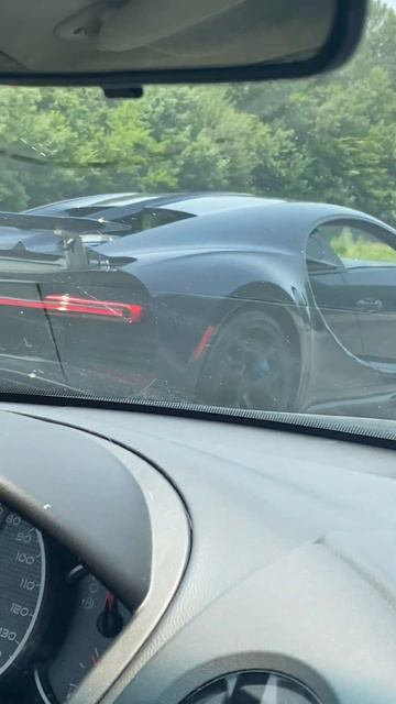 Bugatti Chiron Black driving on interstate I-65 White House Tennessee смотреть онлайн