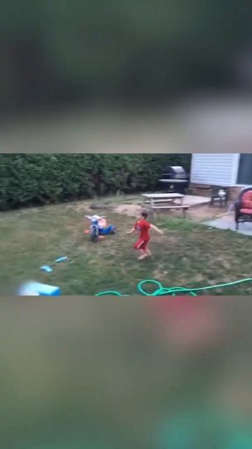 Неправильно читает стих #дети#приколы#юмор#смех#мем#топ#мило#kids#memes#top#fyp#yotube смотреть онлайн