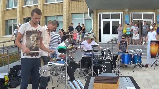 Оркестр Летучих барабанщиков смотреть онлайн