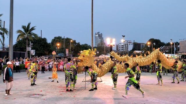 Китайский Новый год. Паттайя. Терминал 21. смотреть онлайн