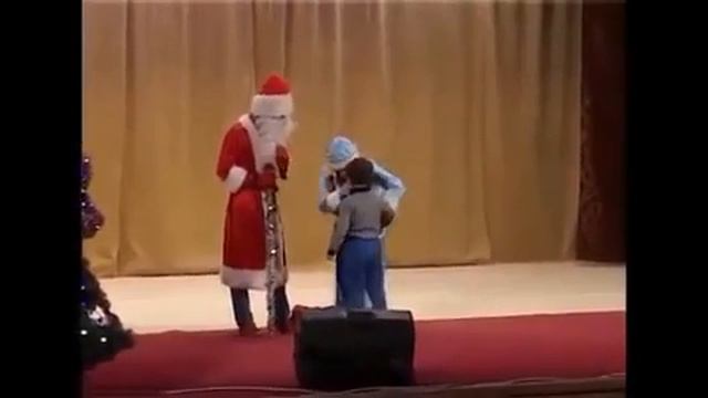 Прикол #50 ПРИКОЛ Мальчик Послал дед мороза смотреть онлайн