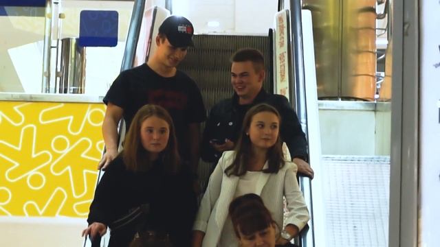 ПЕРДУН НА ЭСКАЛАТОРЕ ПРАНК ЧАСТЬ 2 смотреть онлайн