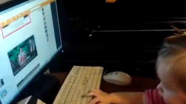 Прикол! Малышка обсуждает одноклассники смотреть онлайн