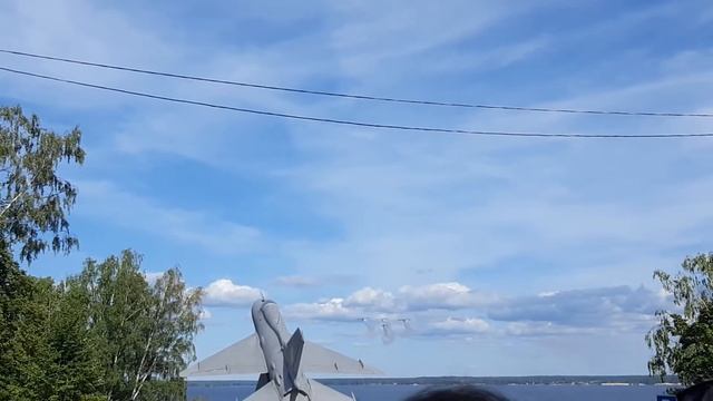 Авиашоу "Русские крылья" в Чкаловске. Тюльпан смотреть онлайн