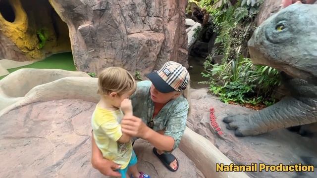 Парк динозавров «Тайского» периода! С внуком в Тайланде. смотреть онлайн