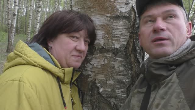 ВЗЯЛ ЖЕНУ И УШЛИ В ЛЕС! Лес и грибы! смотреть онлайн