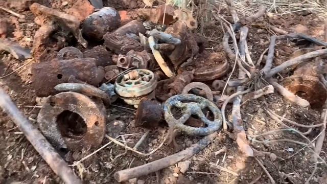 Открыл коп сезона 2024.￼ ￼Один сигнал / кучу цветного ме смотреть онлайн