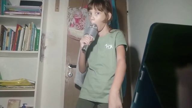 @Alisa Che посмотри пж это видео🥺, ДИКО ТОСИИИИИМ