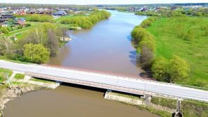 Участки у берега реки