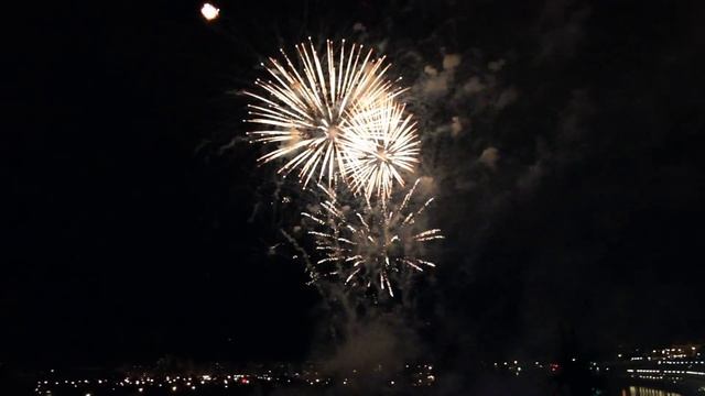 Фестиваль фейерверков в Тюмени смотреть онлайн