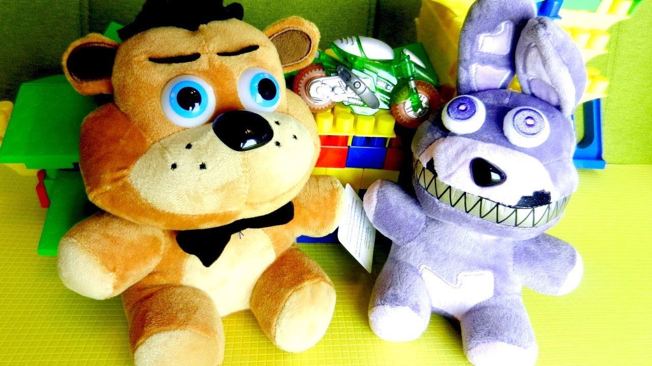 История от Фредди. Как Бони съел мотоцикл. Видео с игрушками смотреть онлайн