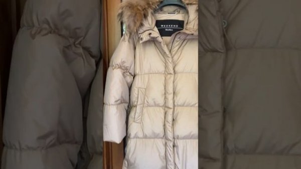 Пуховик Weekend Max Mara на натуральном пуху со скидкой!