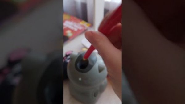 рисую звëздочку🌟https://media.tenor.com/mxYtswglHpsAAAAM/stars-gif.gif