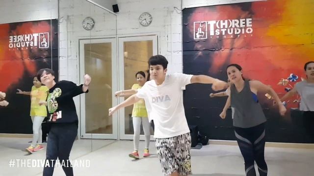 MOMOLAND(모모랜드) _ I'm So Hot | Zumba® Fitness | The Diva Thailand смотреть онлайн