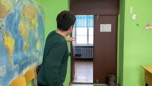 Урок истории в 9 классе (ведёт практикант МГУ Михаил Заславский) смотреть онлайн