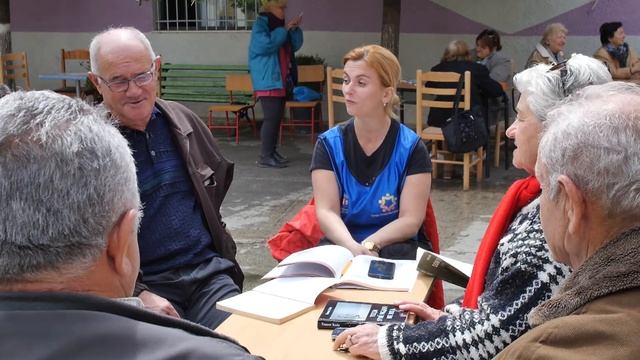 Brenda mureve të një qendre sociale - Ora e Tiranës смотреть онлайн