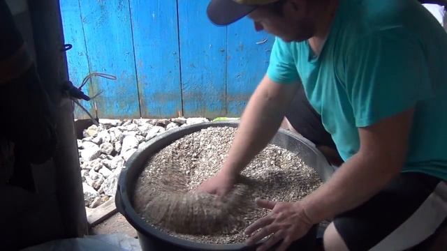 Зерносмесь для кур несушек! От яиц нет отбоя. Рассказываю как и чем правильно кормить курей смотреть онлайн