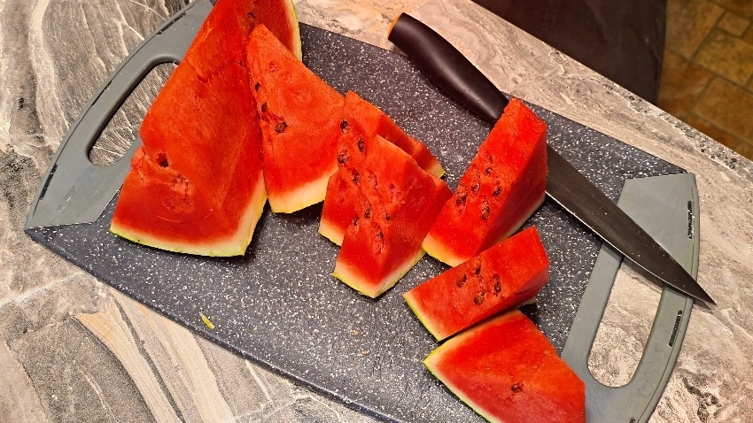 Что делать пенсионеру в Болгарии? Наслаждаться жизнью. смотреть онлайн