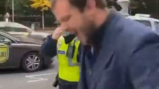 Шутка над полицией смотреть онлайн