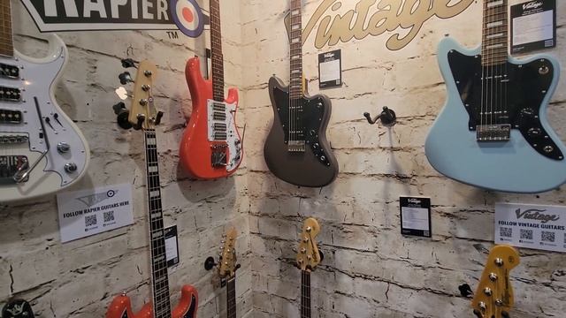 THINGS YOU ONLY SEE at NAMM 2023, Ep. 3 - VINTAGE GUITARS... Not OLD but good LP, S, T & more style смотреть онлайн