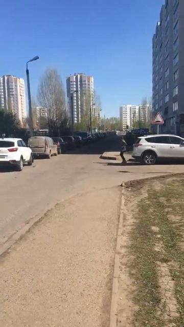 Срочно!!!! В Набережных Челнах водитель чуть не убил детей