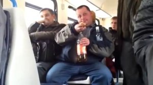 Пьяный в электричке!