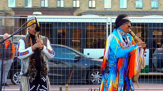 Индейцы на фестивале! Corazon Equibocado.