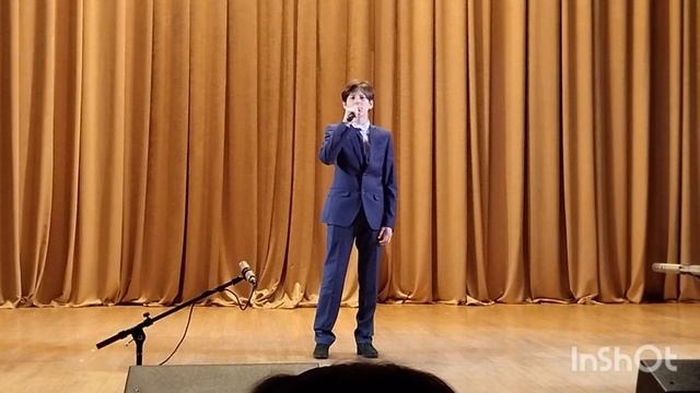 29.04.2025 Рамиль исполняет песню "Письмо солдату" на сцене школы искусств 8 смотреть онлайн