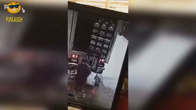 Подборка приколов ФЭЙЛЫ НА РАБОТЕ ! Когда день на работе не задался || Лучшие приколы и фейлы смотреть онлайн