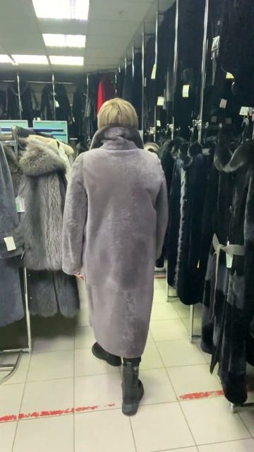 Шуба из меха эстраган, отделка норка 52-54 р. смотреть онлайн