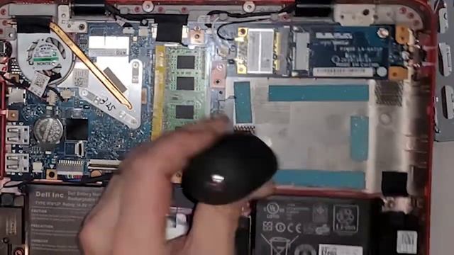 Dell Inspiron Duo 1090 ... HDD vers un SSD ! смотреть онлайн