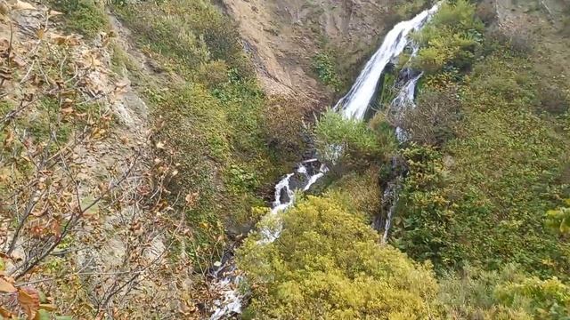 Сахалин. Красоты. Обыкновенный Сахалинский водопад.