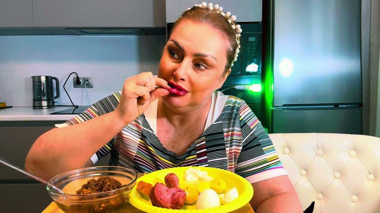 Незатейливый ужин за приятной беседой и Бенита с нами✌️ смотреть онлайн